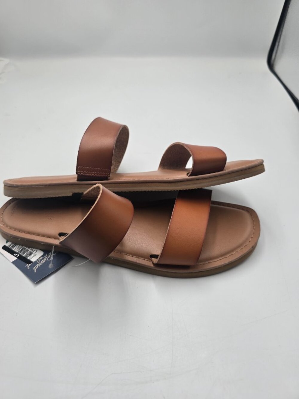 Universal Thread DSandals - Picture 2 of 3